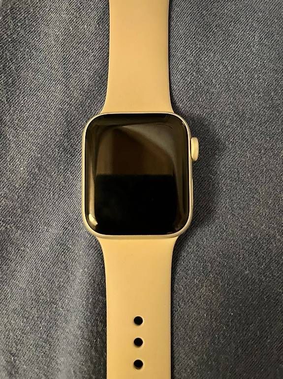 Smartwatch: Apple Watch SE 2. Generation – Usato da Wangs venduto da and_y5zx 1