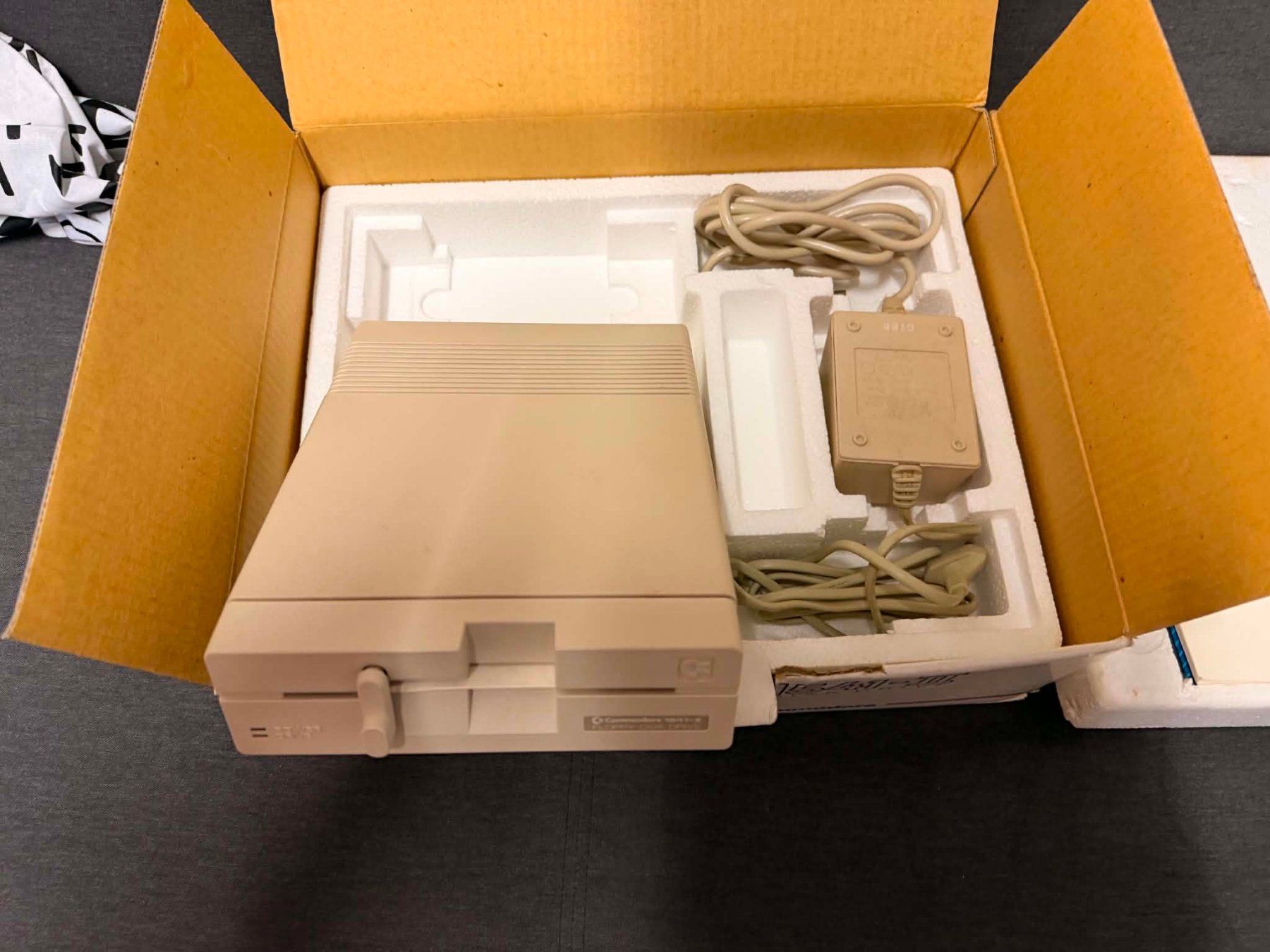 Commodore PCs: Commodore Disk Drive 1541 - II Not tested – D'occasion à Giubiasco par Ticinerd 2