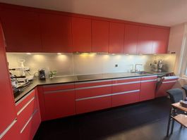 Küche inkl.Miele-Geräte, Granitabdeckung, guter Zustand