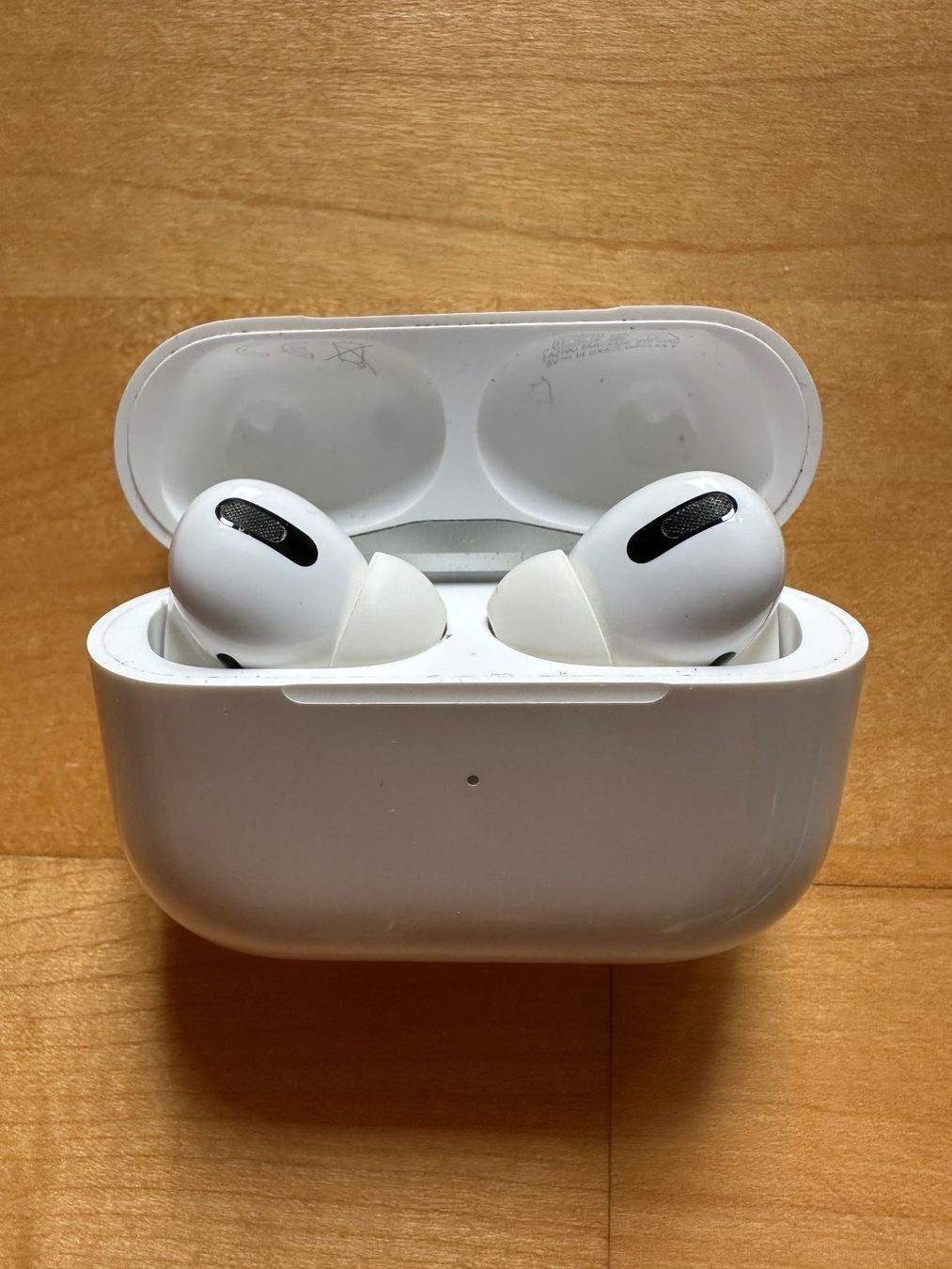 Apple Cuffie: Apple AirPods Pro – Difettoso da Luzern venduto da Greensun