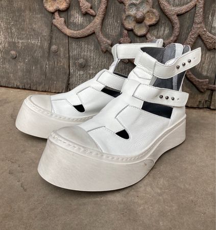 Lofina Sneakers/Boots, White, Size 40