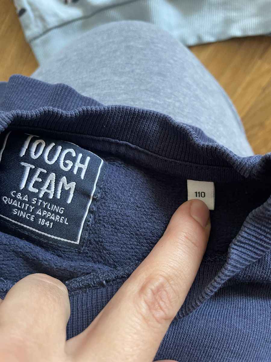 Maglioni & Felpe: Sweat-Pullover Grösse 110 – Nuovo (secondo la descrizione) da luzern venduto da plueschmors. 1