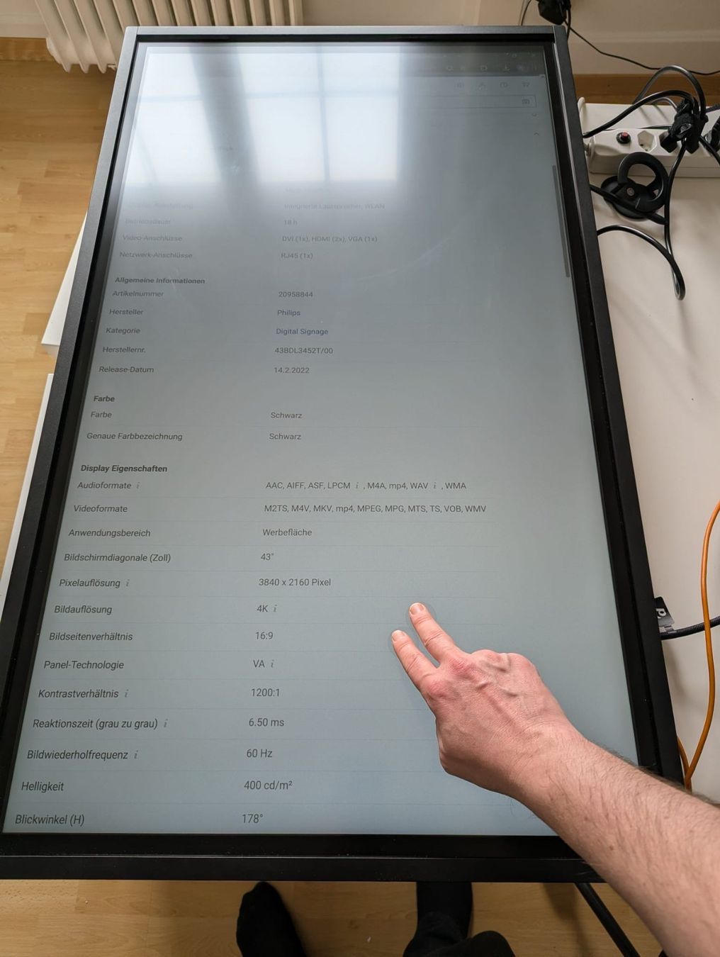 Philips Monitore: Phillips 4k Touchscreen 43BDL3452T 43" – Gebraucht aus Zürich von yulahelium 1