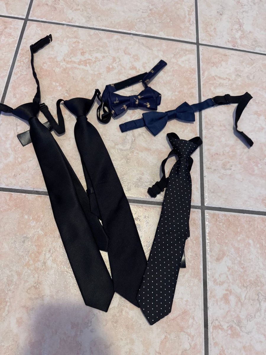 Sonstige Jungenkleidung: Accessori bambino – Gebraucht aus Cugnasco von sd1520