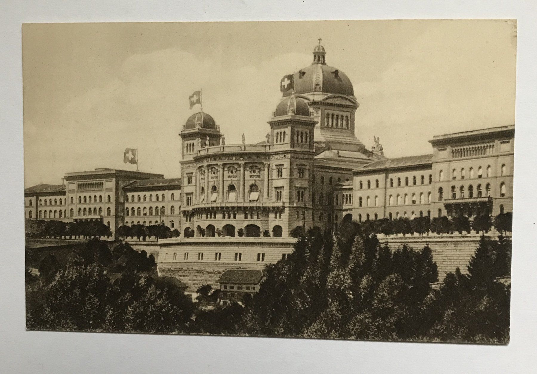 Cartoline postali: ALTE ANSICHTSKARTE BERN BUNDESHAUS – Usato da Ostermundigen venduto da wini63