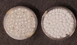2 Döschen Rocaillesperlen 4,5 mm, 17 g
