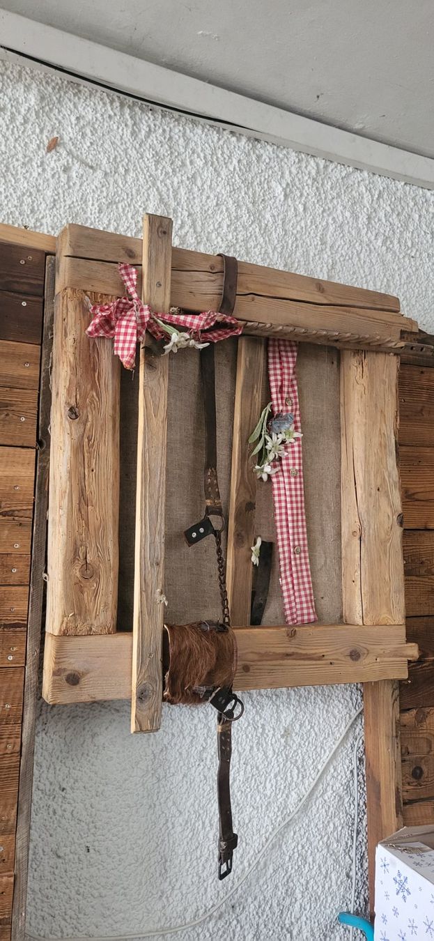 Tutte le decorazioni: Holzdekoration – Usato da Thal venduto da ExpofairAG