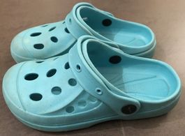 Plastikschuhe (Clogs) Grösse 32- Made in China