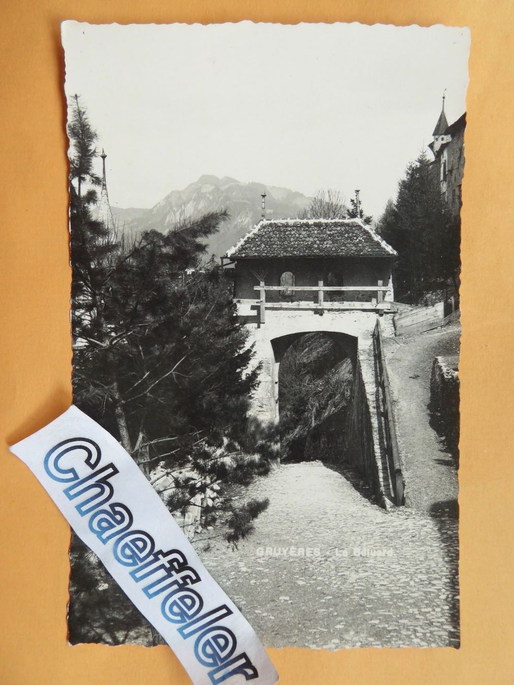 Cartoline postali: Gruyères - La Beiurad – Nuovo (secondo la descrizione) da Zürich venduto da Chaeffeler