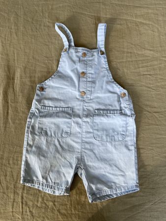 Zara Baby, kurze Latzhose, Gr. 80