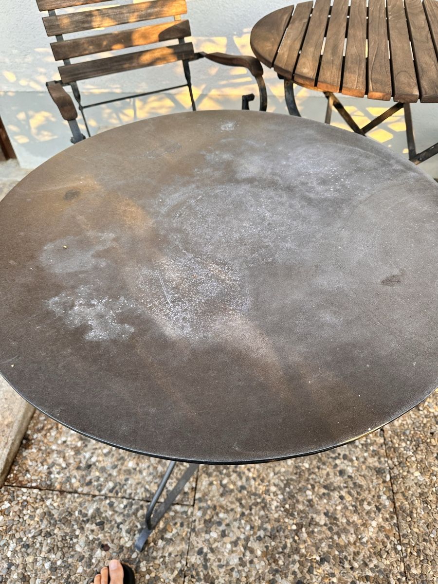 Tables: Antiker Blechtisch Gartentisch Bistrotisch rund – D'occasion à Leissigen par ferrari246 3