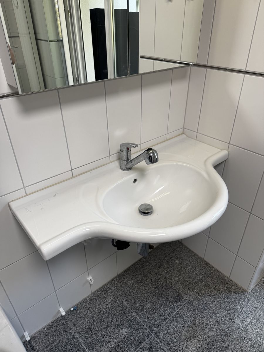 Laufen Lavabi & lavandini: Lavabo von Laufen – Usato da Birsfelden venduto da sla_w62j