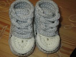 Babyschuhe Hand gehäkelt (10cm)