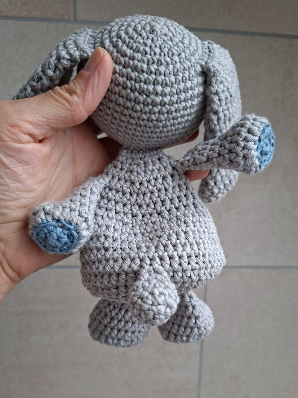 Jouets: Selbst gehäkelter Schnuffelhase – Neuf (Voir description) à Waltenschwil par PlantAddict 4
