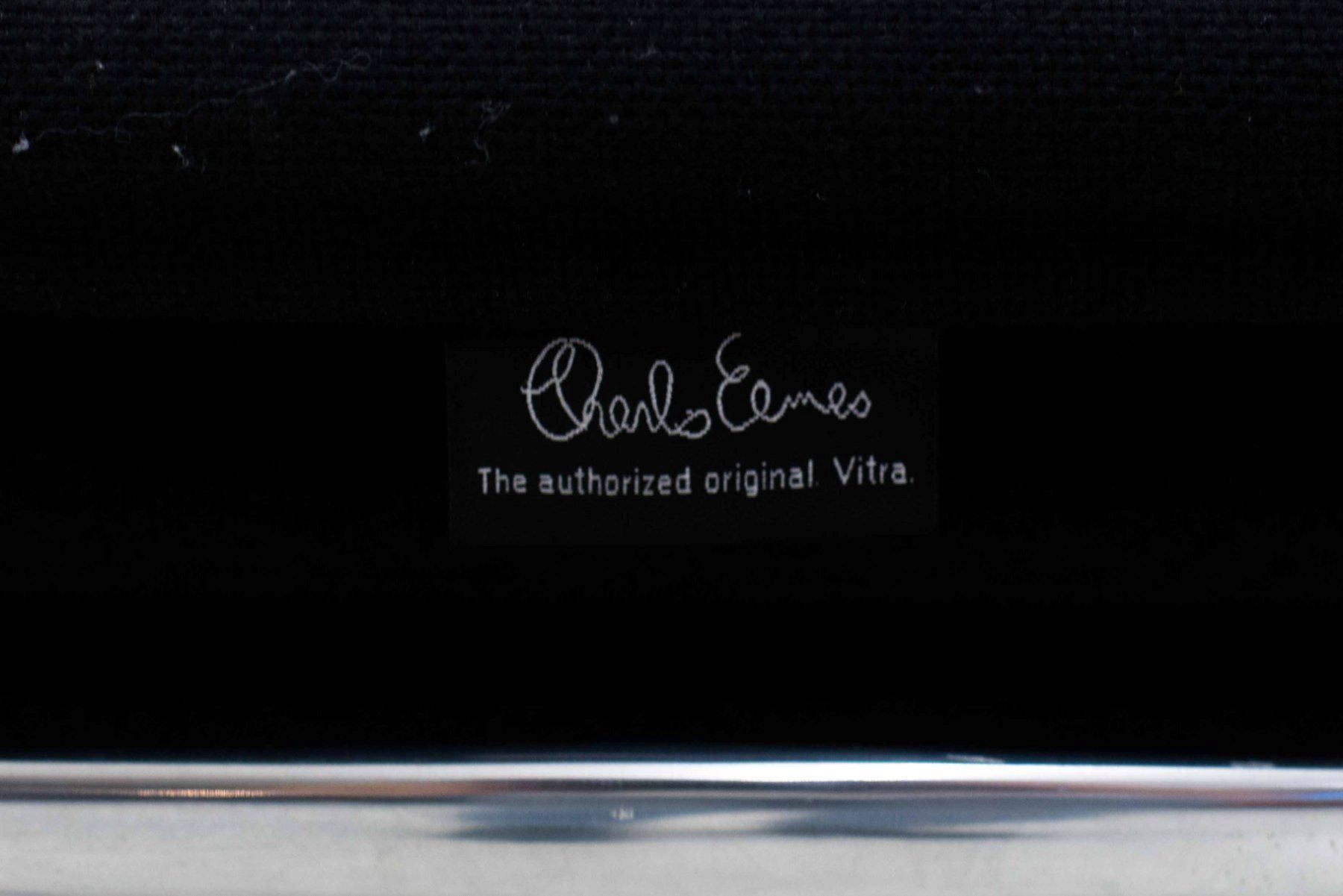 Vitra Stühle: Eames EA 107 Bürostuhl in Schwarz Vitra – Gebraucht aus Zürich von STUZH38 6