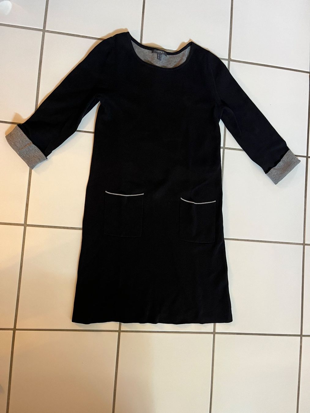 Lotti di vestiti: 3teiliges Kleiderpaket, Gr. M – Usato da Flurlingen venduto da absh 2