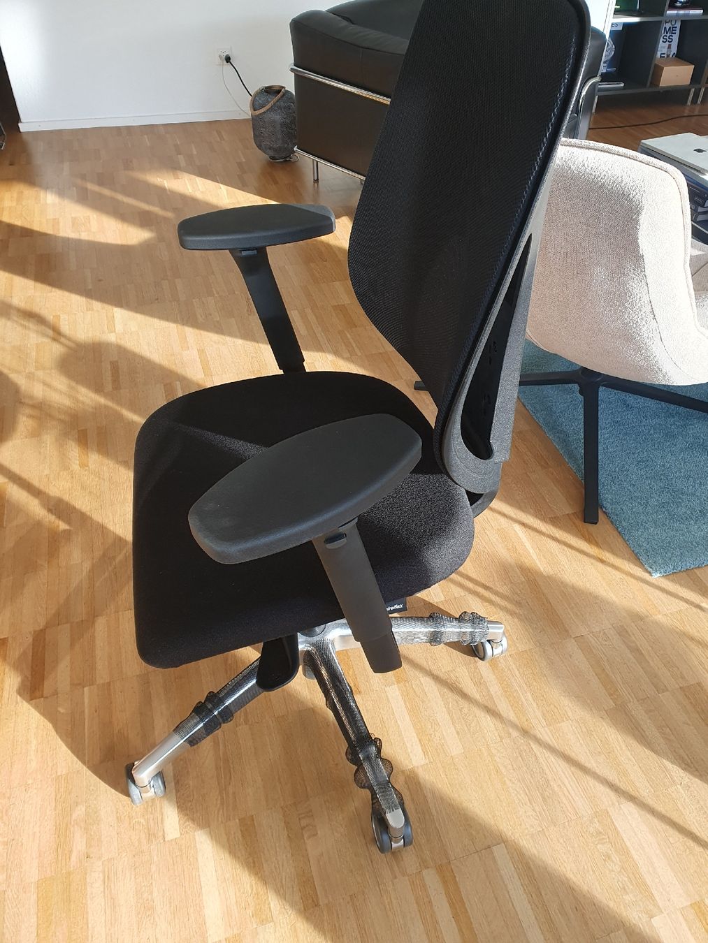 Giroflex Sedie: Bürostuhl Giroflex mit Hartbodenrollen – Nuovo (secondo la descrizione) da Luzern venduto da Alles15stutz 2