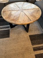 Runder Couchtisch aus Mangoholz