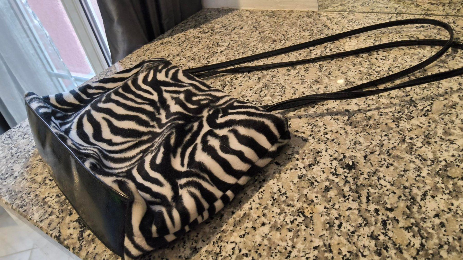 Taschen für Damen: Zebra Damentasche – Gebraucht aus Steckborn von JoBox 5