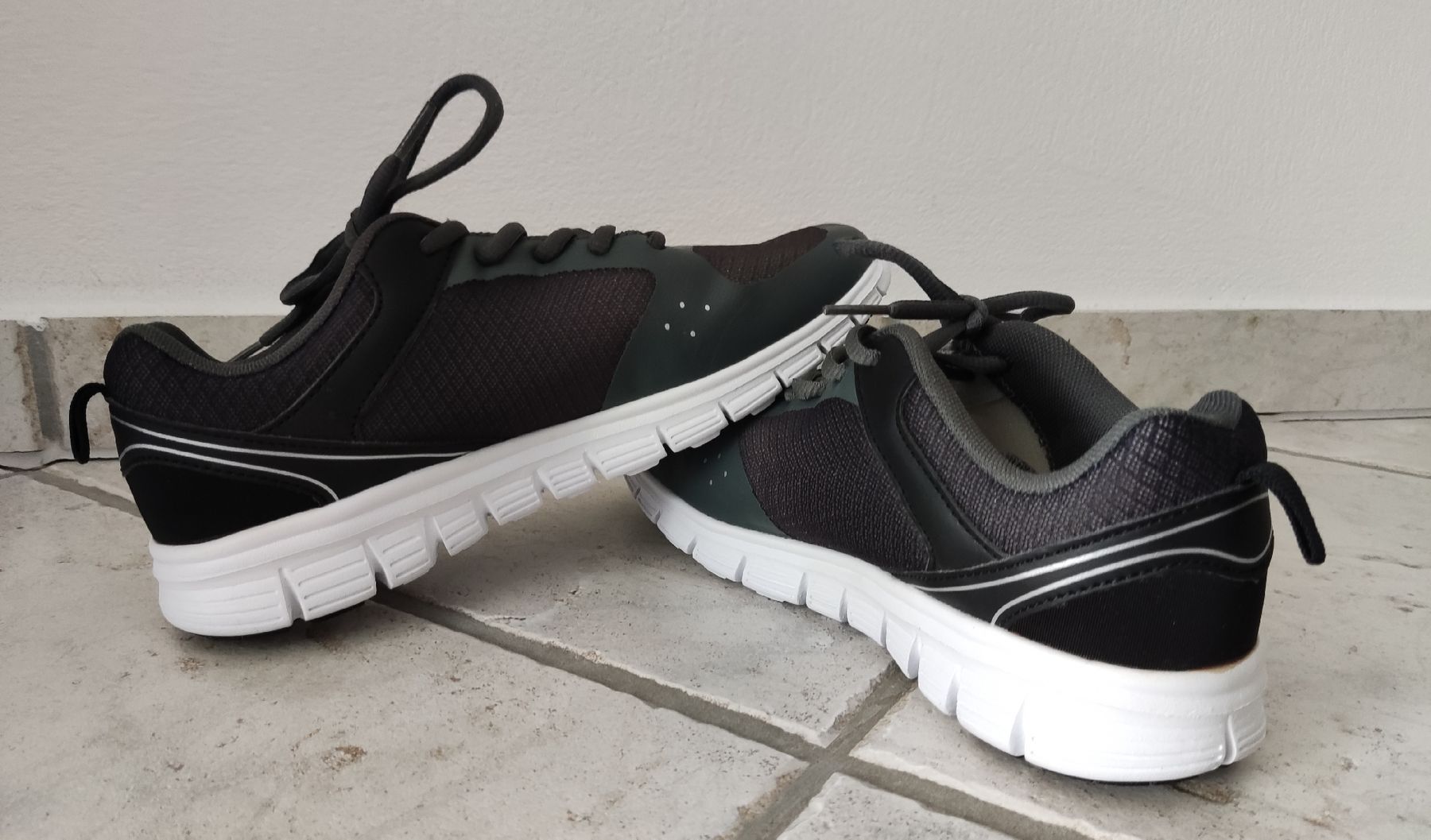 Scarpe da donna: Damen Freizeitschuh Gr.40 – Usato da Chur venduto da Rodanisa 7