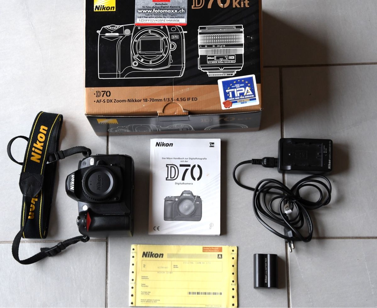 Nikon Fotocamera: Boîtier Nikon D70  – Usato da Bevaix venduto da Aschnei1 1