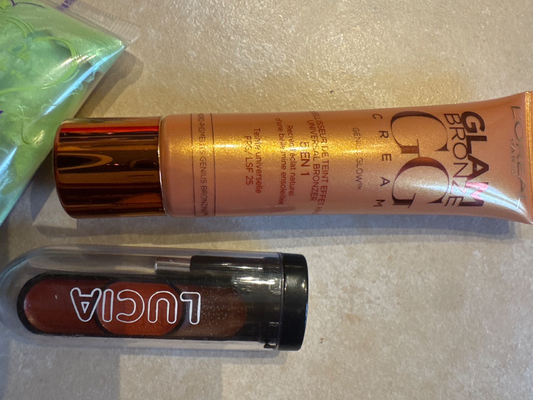 Make-up: Body Bronzer mit UV Schutz, Lippgloss & Bodyglitter – Usato da Schöfflisdorf venduto da sonjastarfish