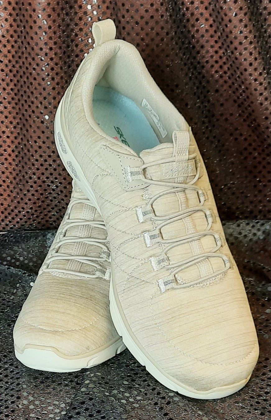 Skechers Scarpe da donna: SKECHERS Damen Sneaker Nat 40 – Nuovo (secondo la descrizione) da Seuzach venduto da VT-Collections2