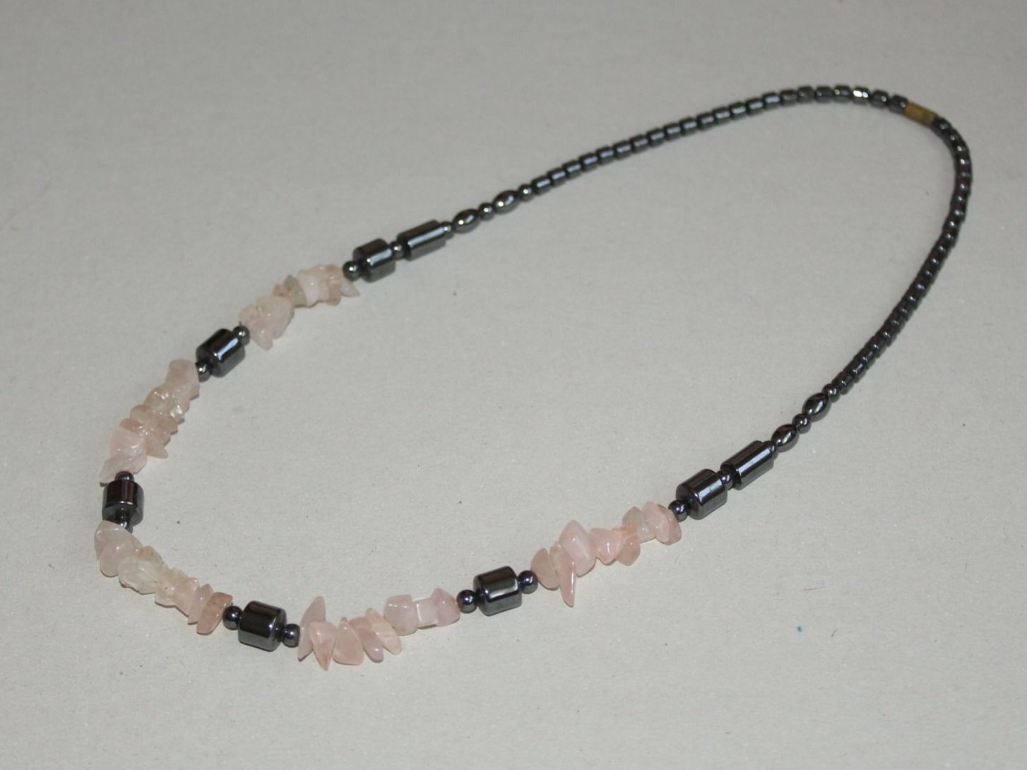 Catenine: Halbedelsteinkette Hämatit/ Rosenquarz – Usato da Kriens venduto da Wolly85 1