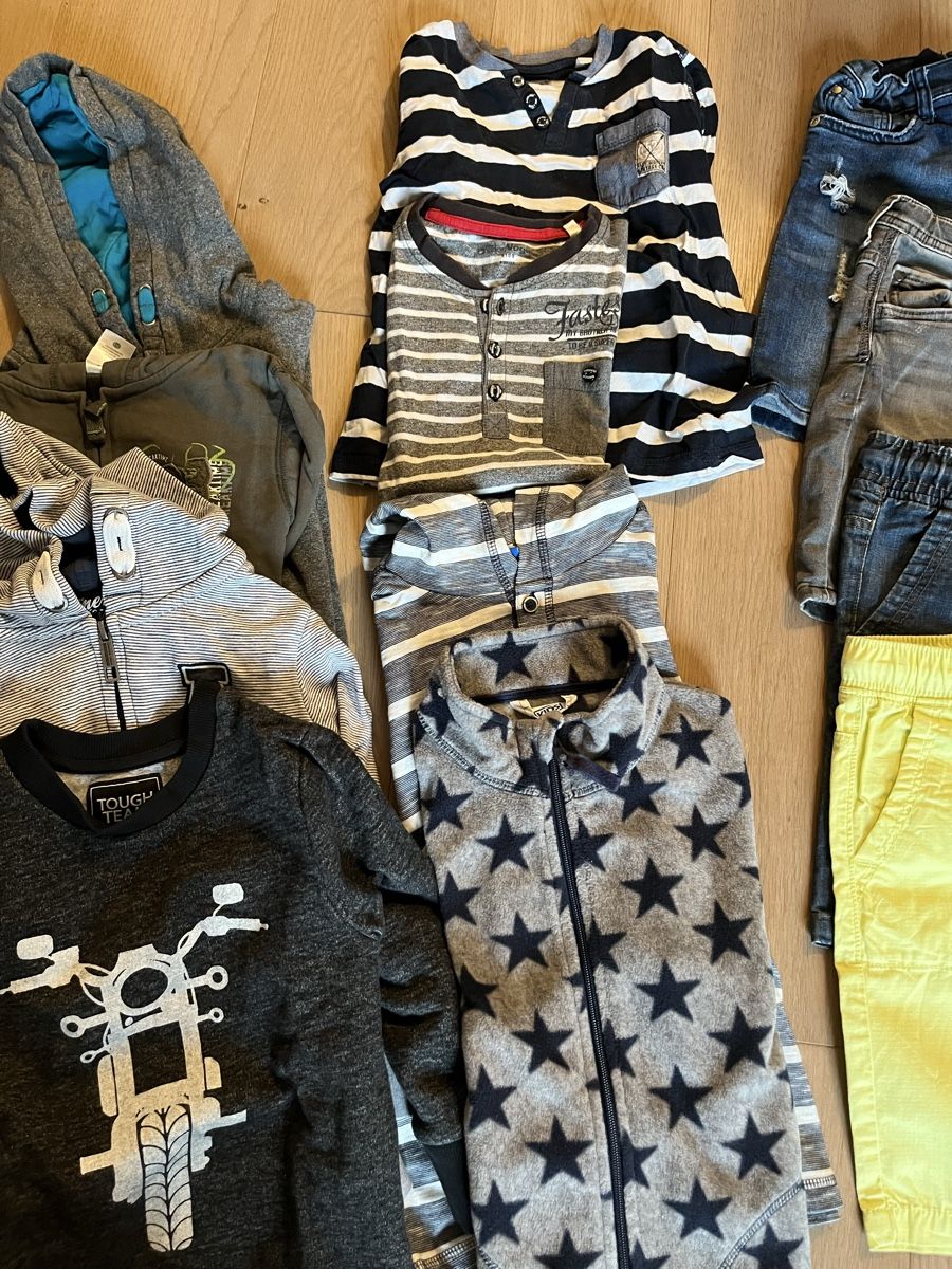 Lotti & Set di vestiti: Kleiderpaket Grösse 122 – Usato da Waldkirch venduto da son_wlp2 2