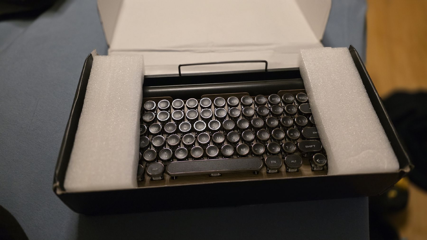 Tastiere: Retro Tastatur – Nuovo (secondo la descrizione) da Wohlen AG venduto da Schmagoetti 3