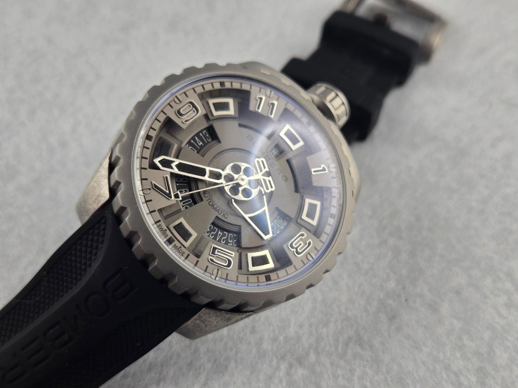 Bomberg Uhren: Bomberg Bolt 68 all Grey – Neu (gemäss Beschreibung) aus Chabrey von Horology