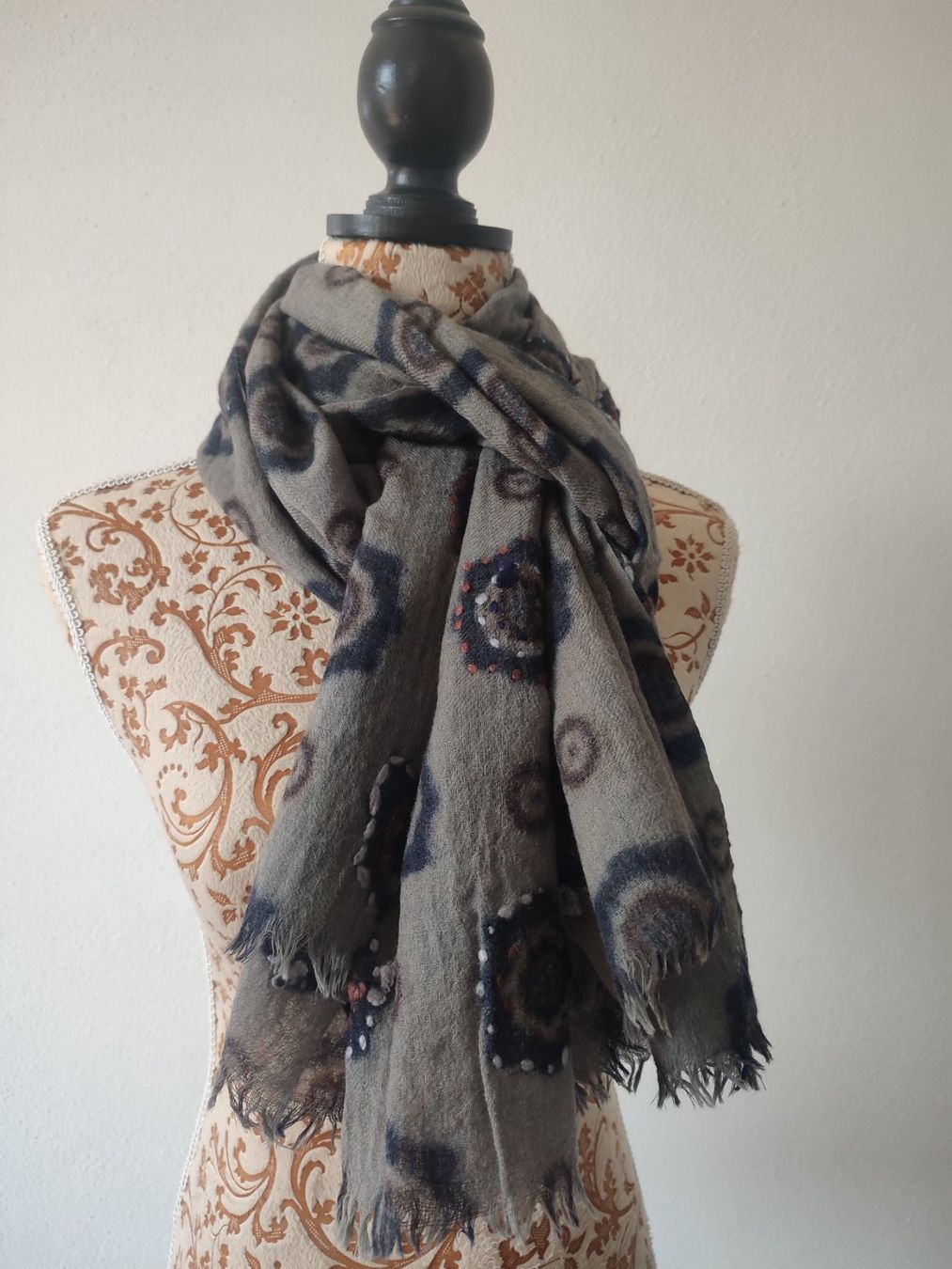 Foulard & Sciarpe: Sciarpa in pura lana – Usato da Arzo venduto da Mima70 1