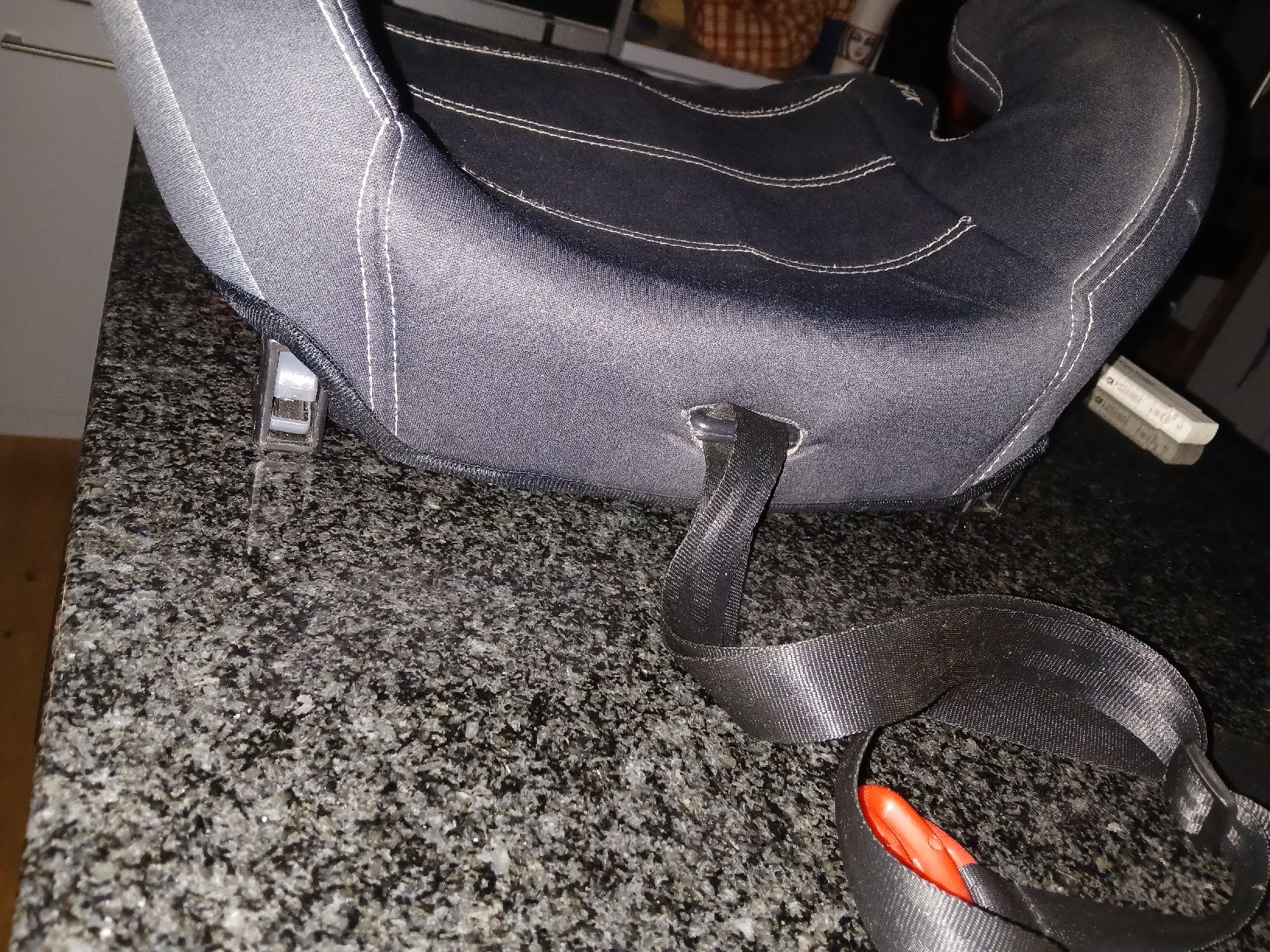 Osann Sièges auto: Osann Sitzhocker mit Isofix anthrazit – D'occasion à Fislisbach par Quirlig07 1