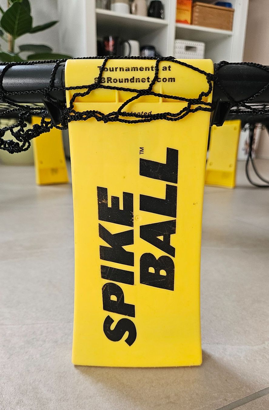 Giochi: Spikeball Set mit Tasche und 2 Bällen Fr. 35.- – Usato da Kleindöttingen venduto da Ballu33 1