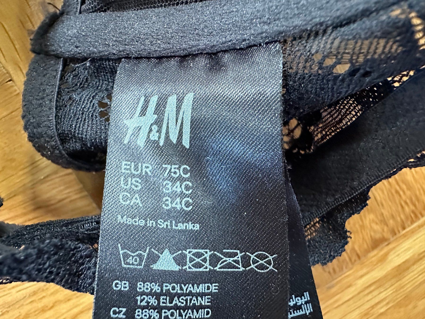 H&M Altra biancheria intima: Schwarzer H&M Spitzen-BH Gr. 75C / US 34C – Usato da Winterthur venduto da nelead 2