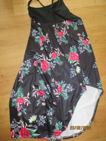Sommerkleid Xl wunderschön hinten lang ,vorne kürzer