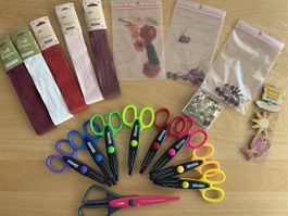 Lot fournitures scrapbooking ciseaux, rubans, fleurs sèches