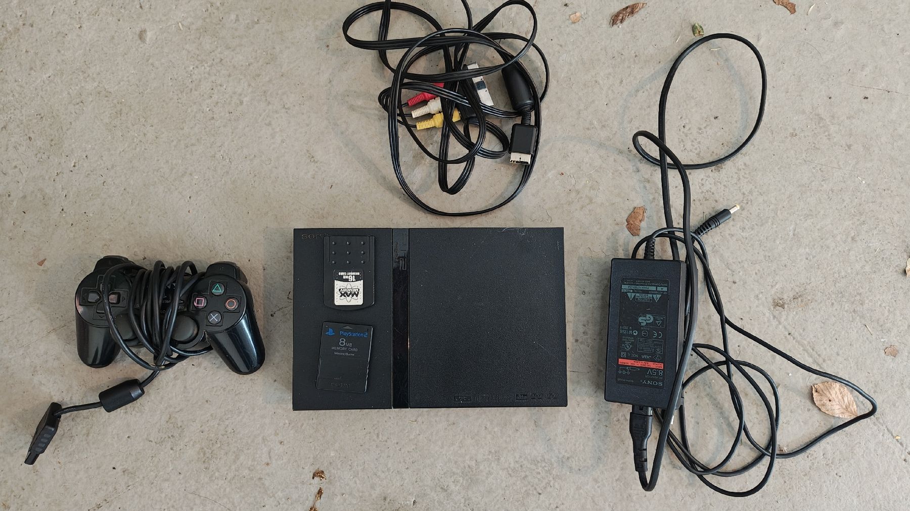 Sony Konsolen: Sony PlayStation 2 slim+Controller+2xMemory Card AB 1 CHF – Gebraucht aus Montagnola von mattbert86
