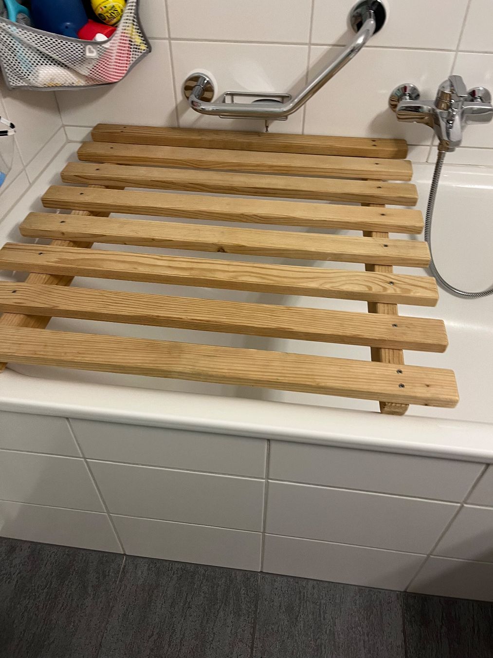 Vasche da bagno: Baignoire et planche de bain pour bébé – Usato da Estavayer-le-Lac venduto da stelina13 3