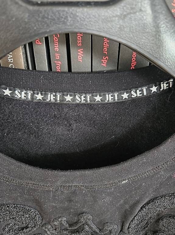 Jet Set Pullover & Sweatshirts: Sweatshirt Jet Set M – Gebraucht aus Altendorf von nab_mxj7 2