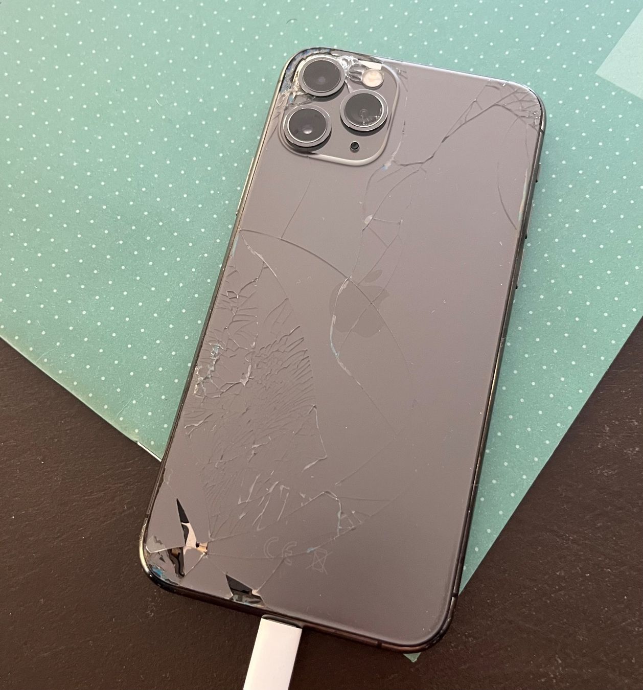 Apple Telefoni cellulari / Smartphones: tolles apple iphone 11 pro space grau 256 GB – Usato da Neuhausen am Rheinfall venduto da stundgirl 2