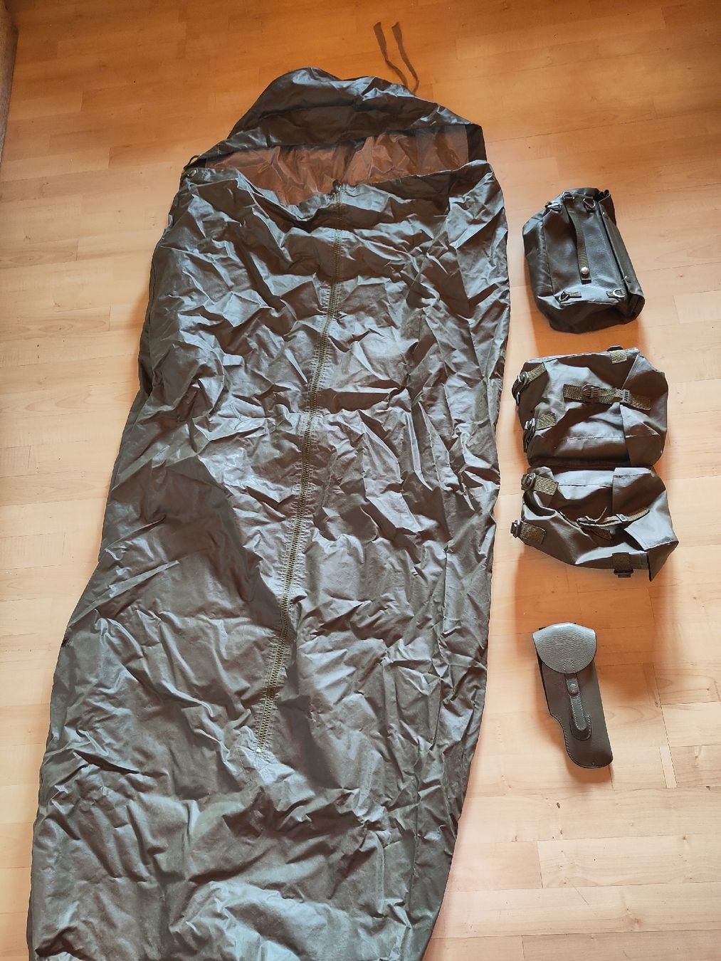 Schweizer Armee Borse: Schweizer Armee Material – Usato da Feldis/Veulden venduto da 94BAM