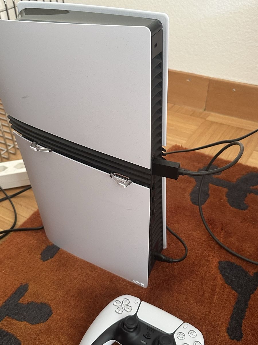 Sony Console: PS5 Pro – Nuovo (secondo la descrizione) da Zürich venduto da jonertb 2