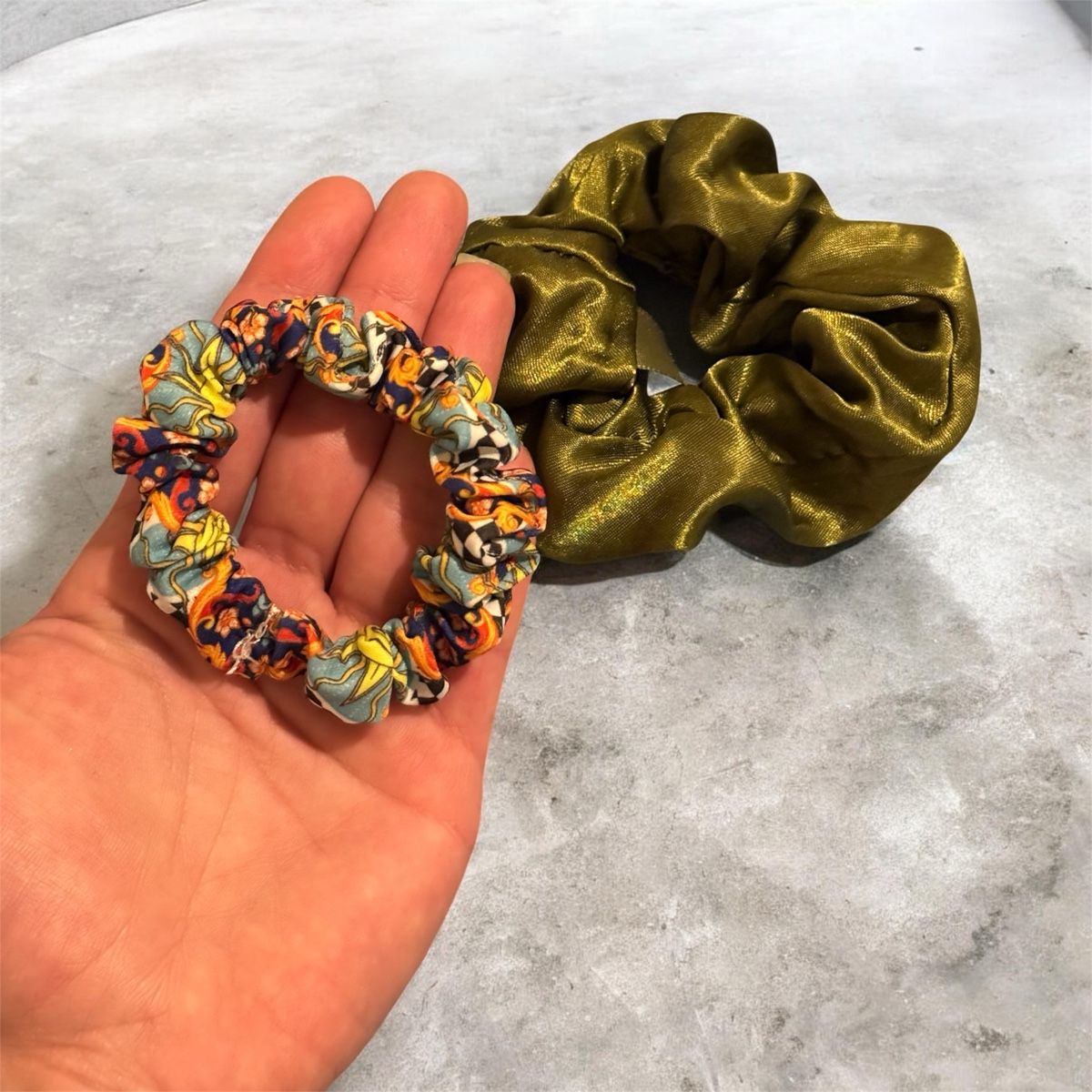 Accessoires pour cheveux: Set de 2 élastiques – Neuf avec emballage d'origine à Châtel-St-Denis par Montclair_Swiss 1