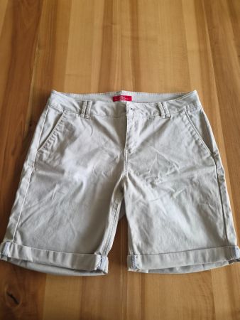 Damen Shorts beige Grösse 38 guter Zustand