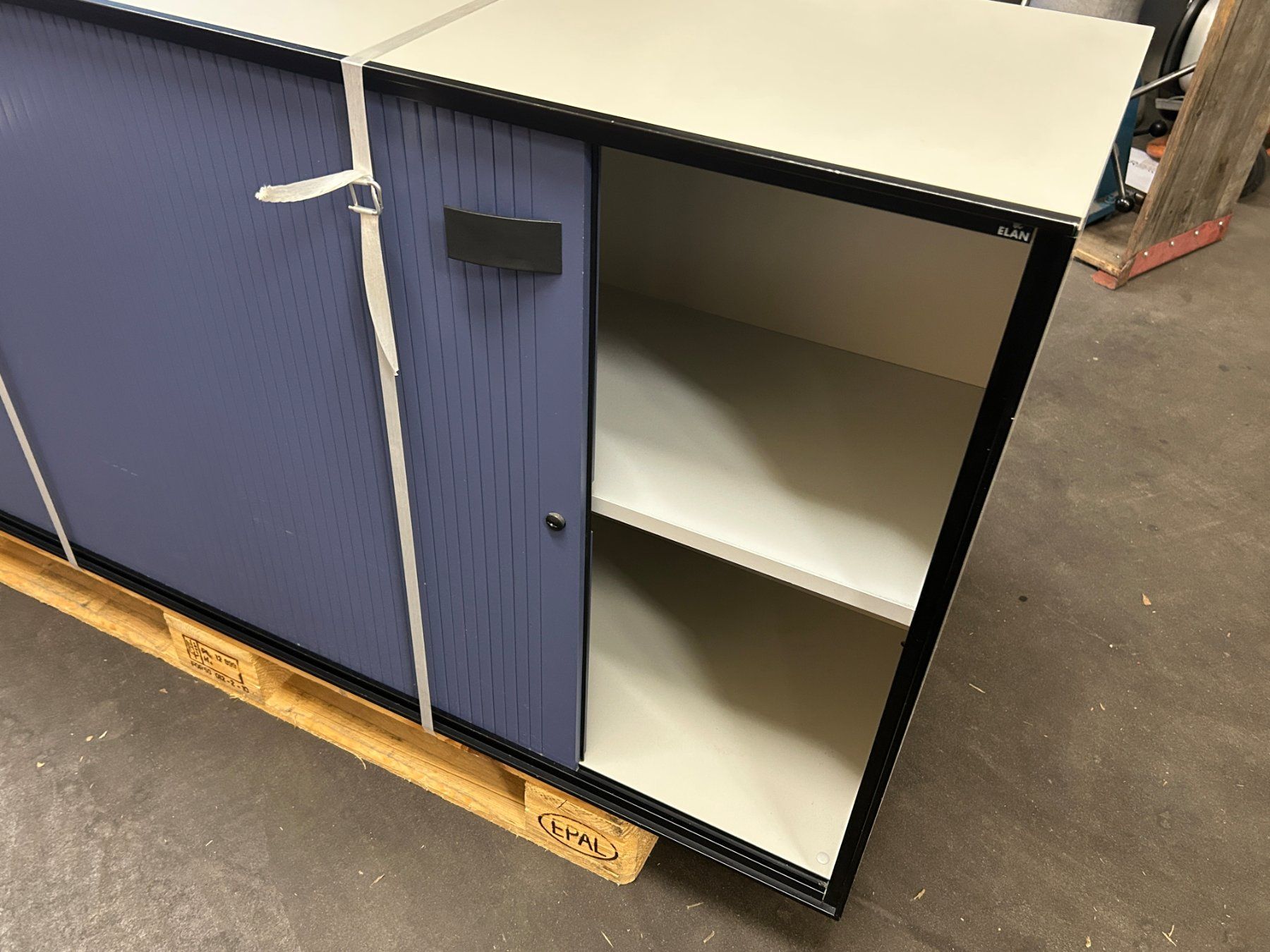 Armoires: Posten Büromöbel – D'occasion à Zofingen par Maschinenfabrik 4