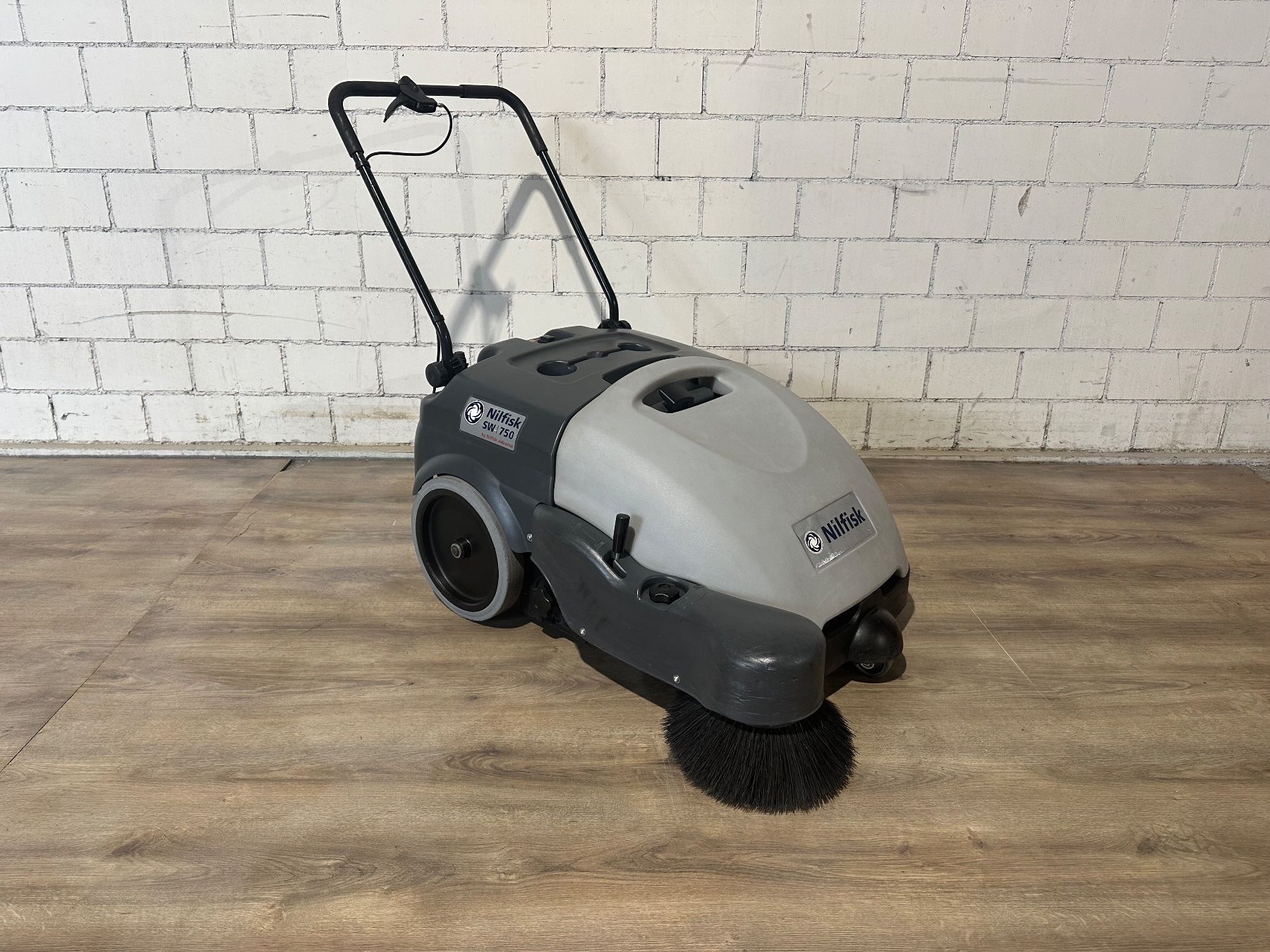 Nilfisk Toutes les machines: Nilfisk SW 750 Kärcher – D'occasion à Bettwiesen par chili1