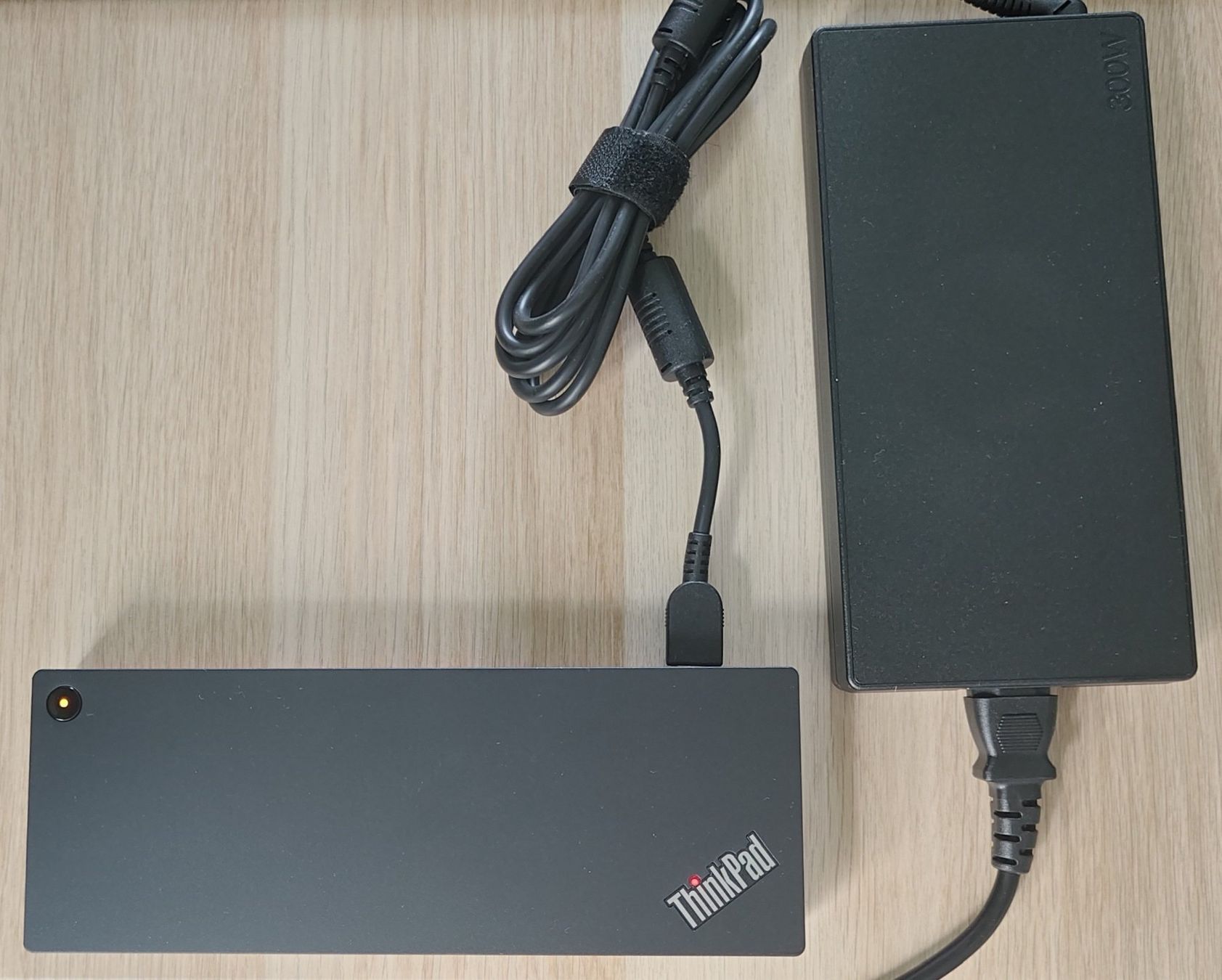 Lenovo Dockingstation: Lenovo ThinkPad Thunderbolt 4 Workstation Dock – Neu (gemäss Beschreibung) aus Ins von MAVIC99 2