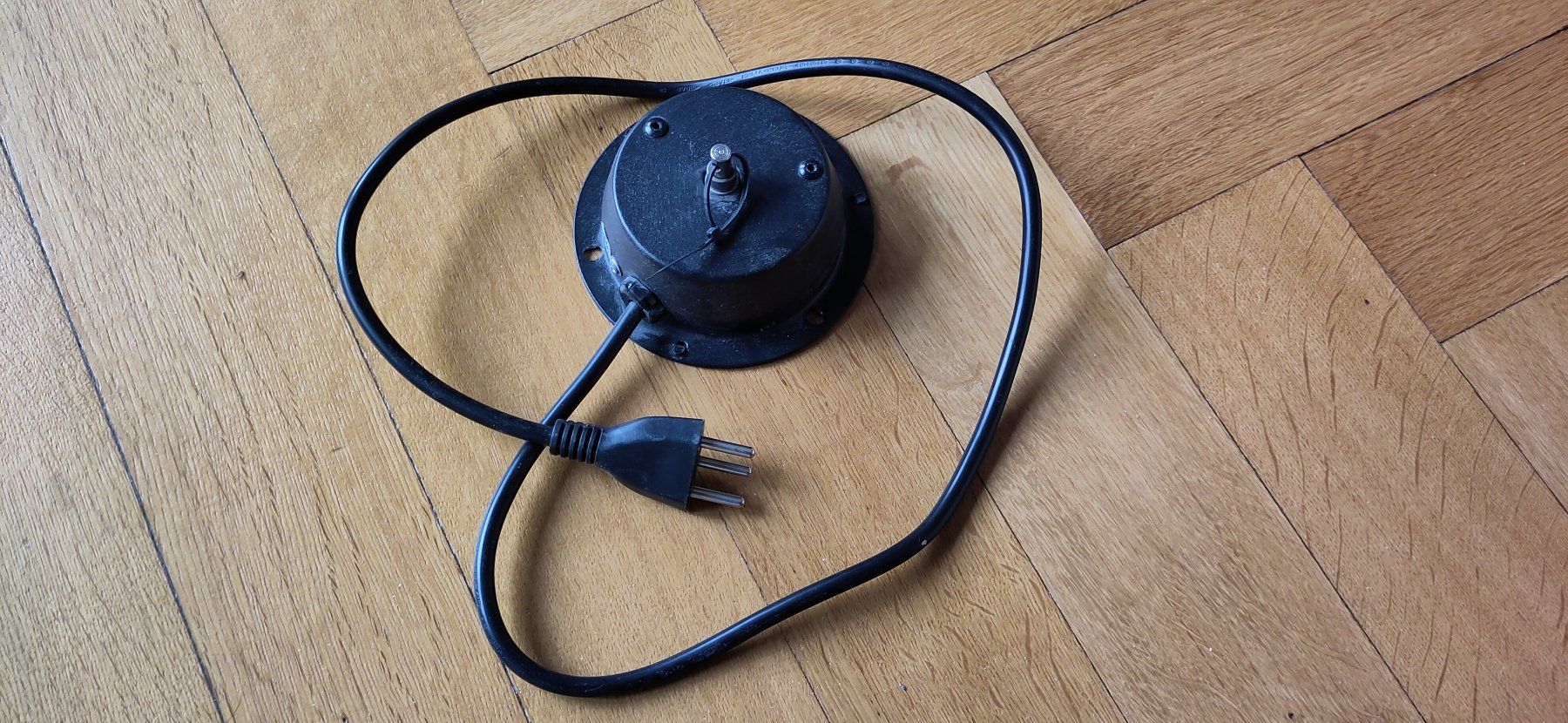 Alle Maschinen: Moteur boule à facette – Gebraucht aus Genève von clairedupraz