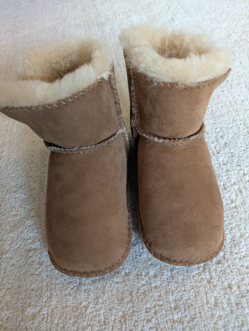 Ugg Scarpe per ragazzi: UGG Stiefeletten Baby Grösse L Neu – Nuovo (secondo la descrizione) da Horgen venduto da yuk_5zjl 3
